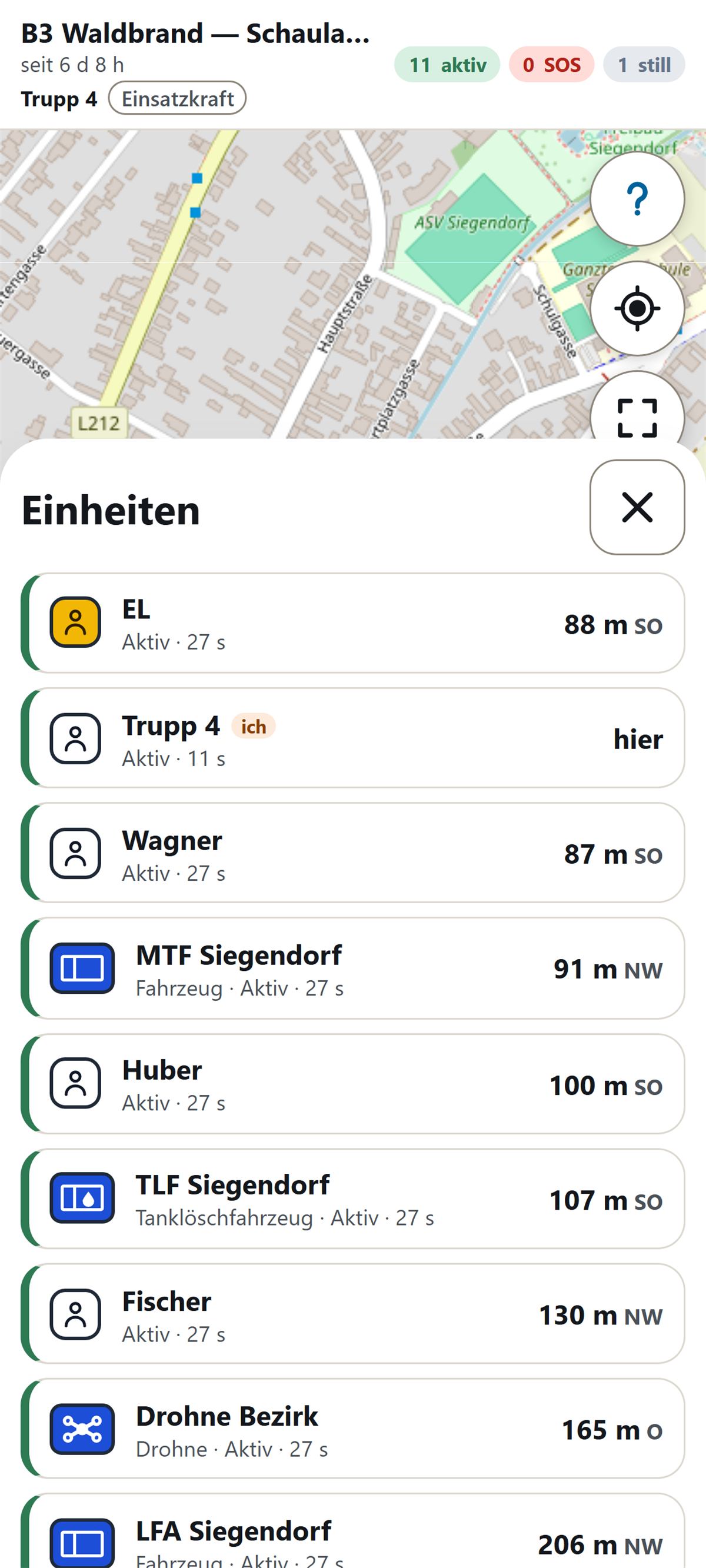 Einheitenliste am Handy: EL mit der Marke ich und dem Wort hier, darunter ELtg mit Kein Kontakt, mehrere Fahrzeuge mit Entfernung und Himmelsrichtung
